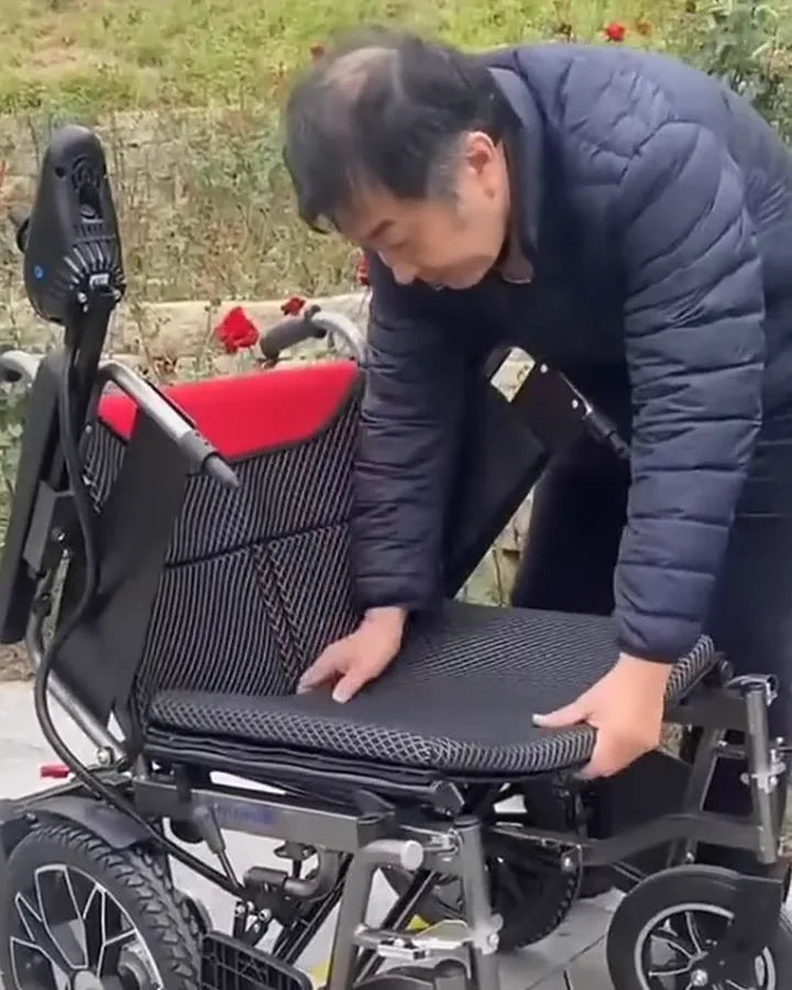 YS16-1 MAX being prepared for an outdoor ride