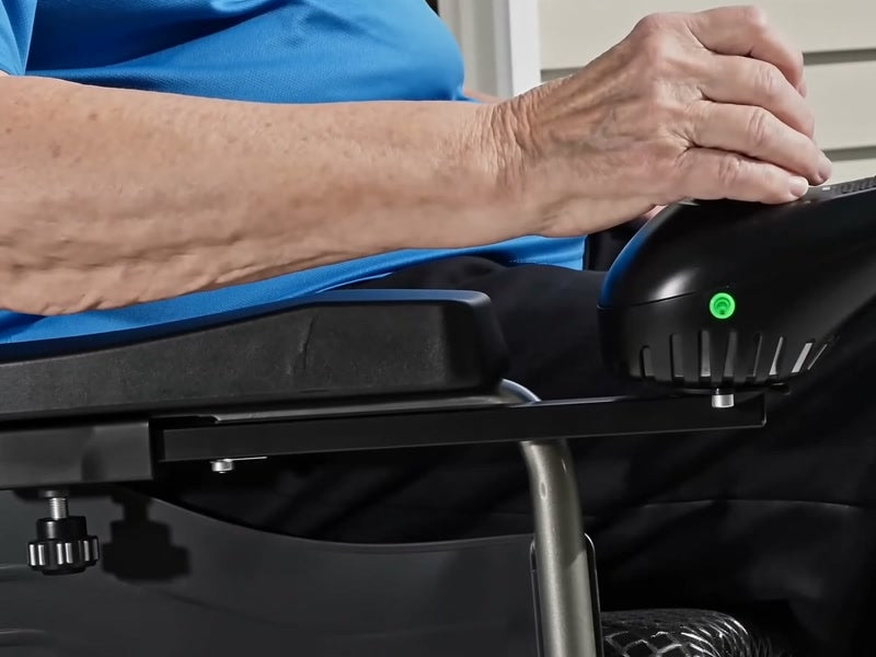 YS16-1 MAX rider operating the joystick from a seated position